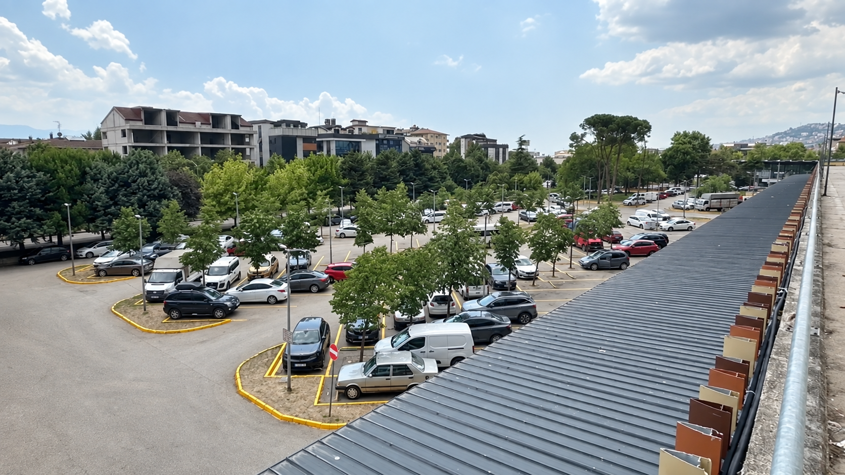İzmit Doğu Kışla Açık Otoparkı